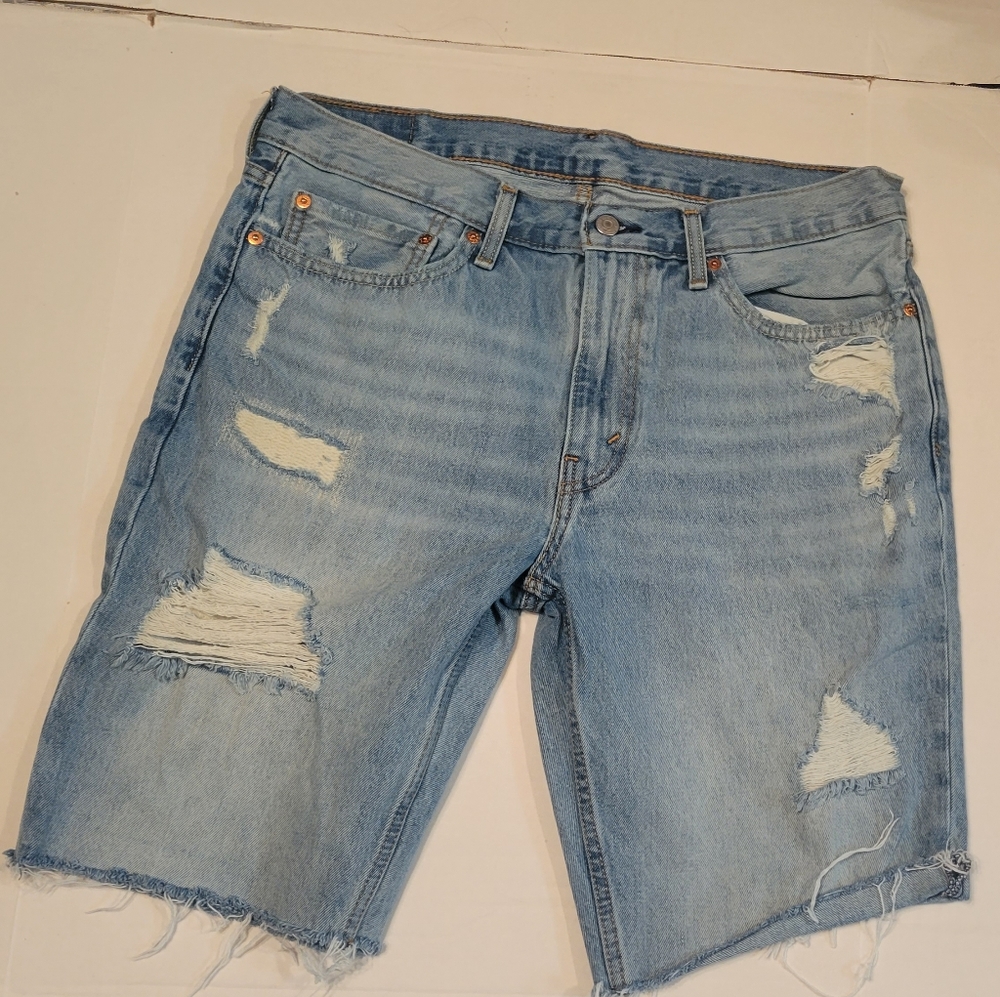 Levi' cutoffs